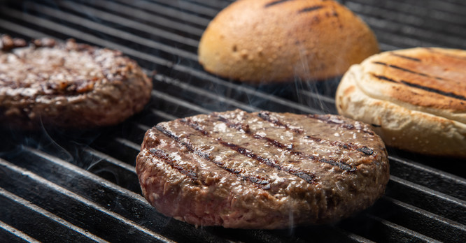 PRIME Restaurant Dry Age Burger am Grill